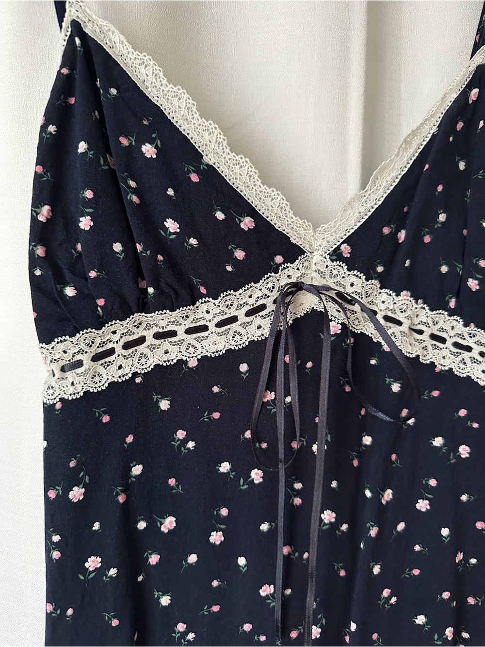Hollister Floral Lace-Trim summer dress - navy blue with Pink Rose Print